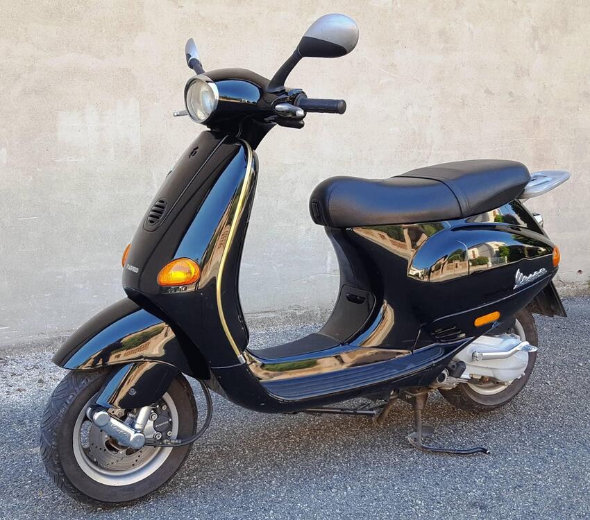 Piaggio Vespa ET4 125