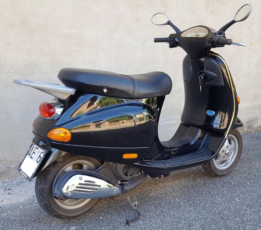 Piaggio Vespa ET4 125 (5)