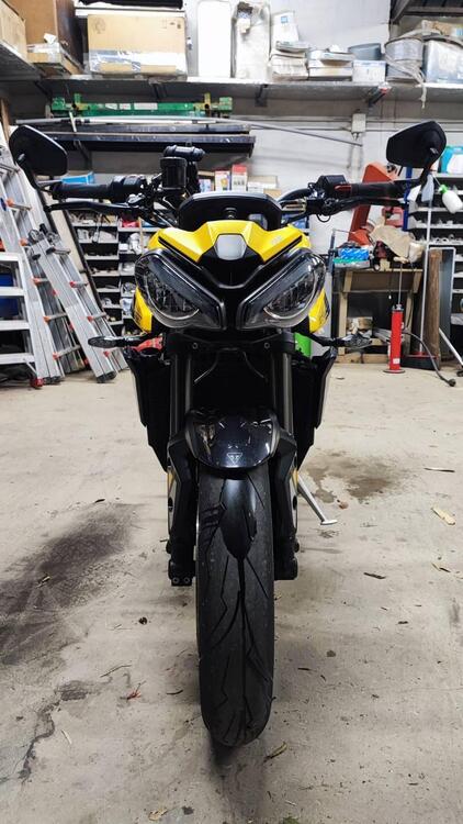 Triumph Street Triple 765 RS (2023 - 24) (2)