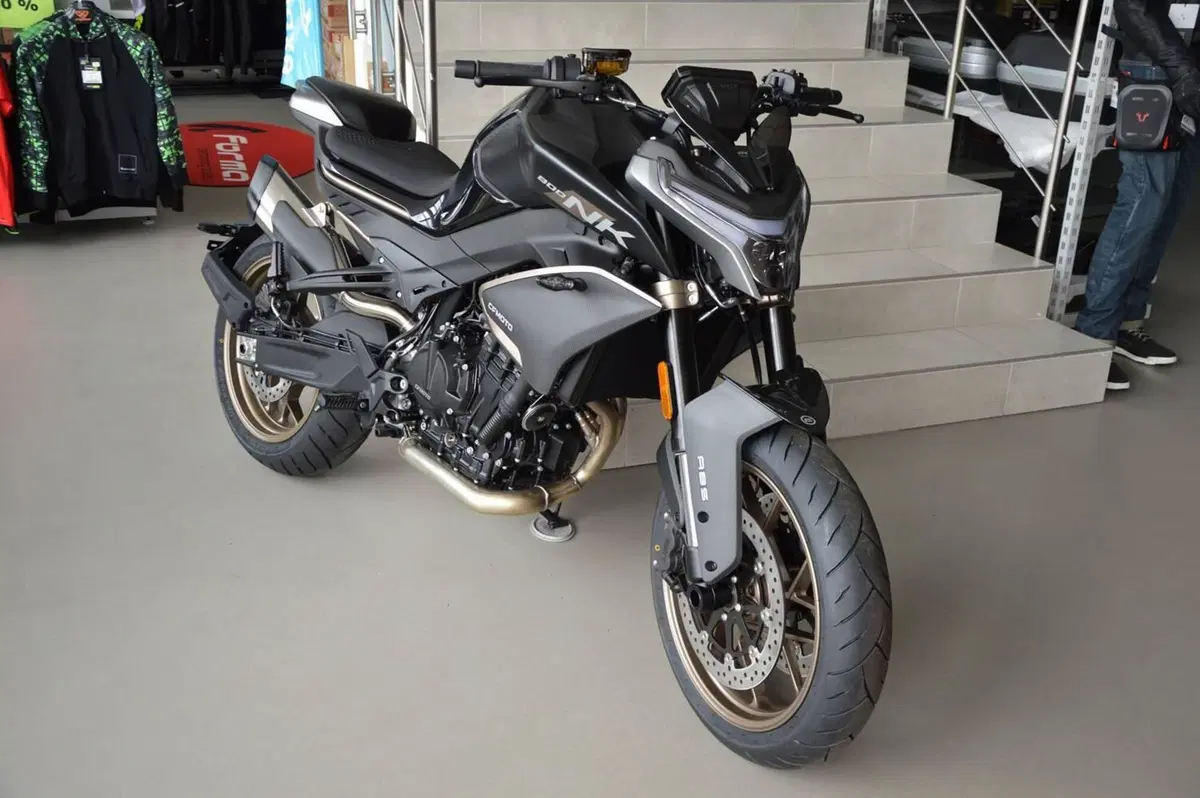 CFMOTO 800NK Sport (2023 - 26)