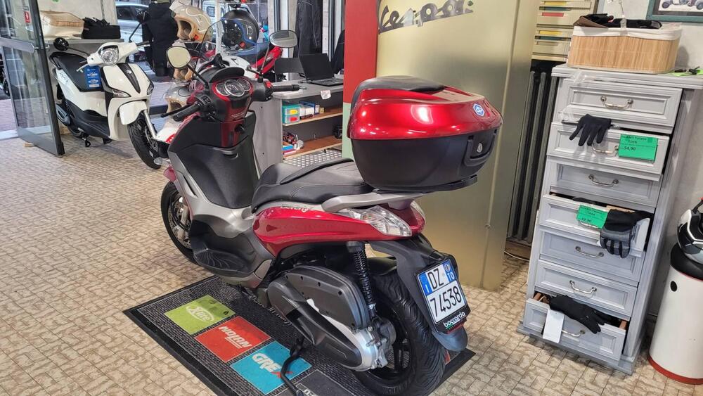 Piaggio Beverly 350 SportTouring ie (2011 - 15) (4)