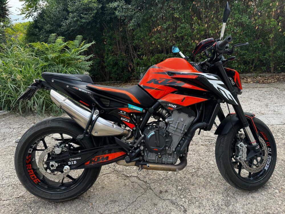 KTM 890 Duke L (2021)