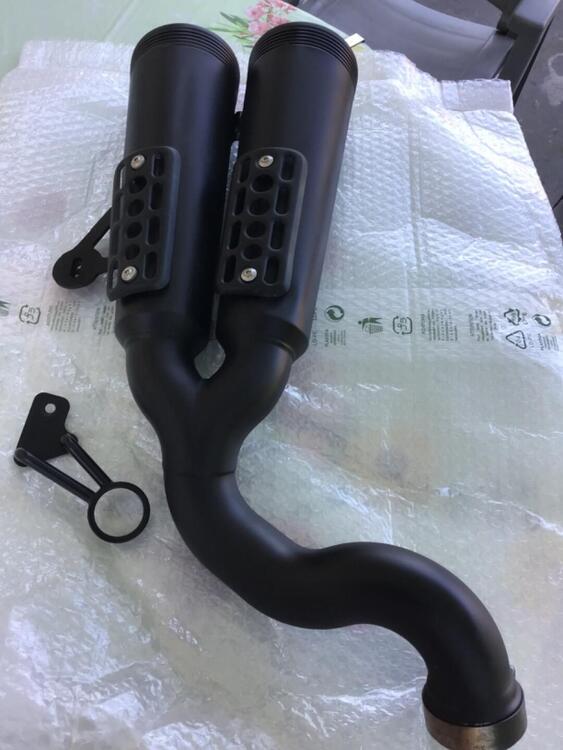 Scarico originale BMW per modelli Nine t Akrapovic (3)