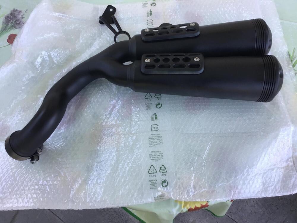 Scarico originale BMW per modelli Nine t Akrapovic (4)