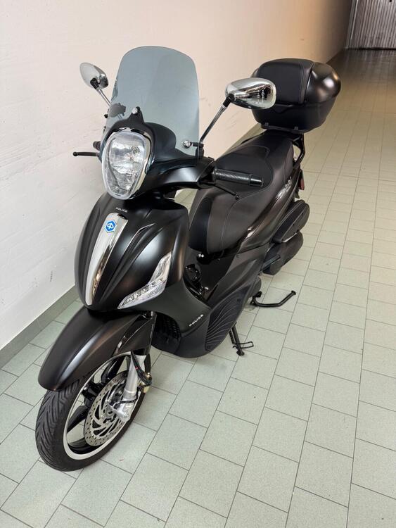 Piaggio Beverly 350 Police ABS-ASR (2018 - 20) (2)