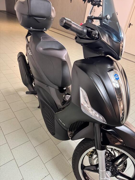 Piaggio Beverly 350 Police ABS-ASR (2018 - 20) (5)