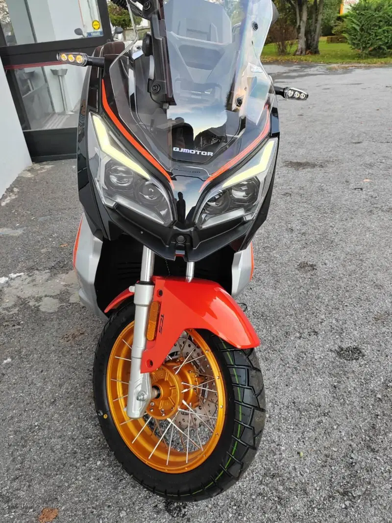 QJ Motor ATR 125 X (2024 - 26) (3)