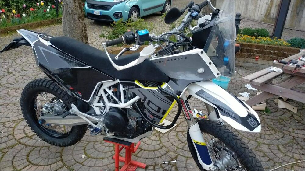 Husqvarna 701 Enduro (2017 - 19) (3)