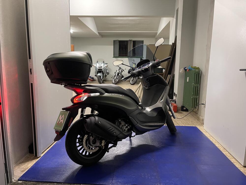 Piaggio Beverly 300 S i.e. (2015 - 16) (4)