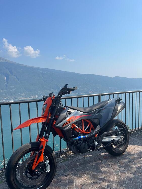 KTM 690 SMC R (2021-22)