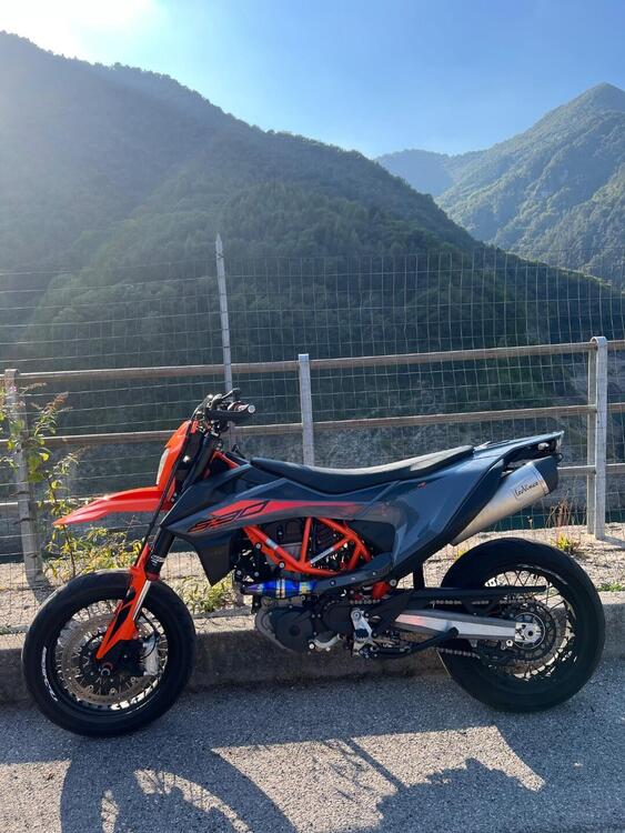 KTM 690 SMC R (2021-22) (5)