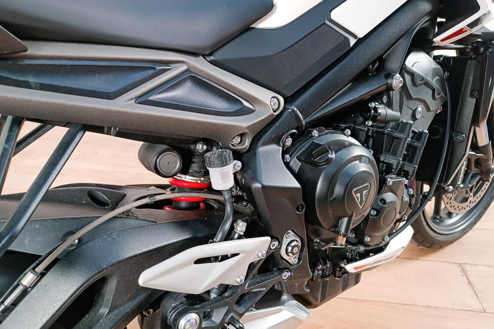 Triumph Street Triple 765 R (2023 - 24) (4)