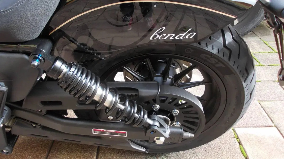 Benda Motorcycles Chinchilla 500 V2 (2025 - 26) (5)