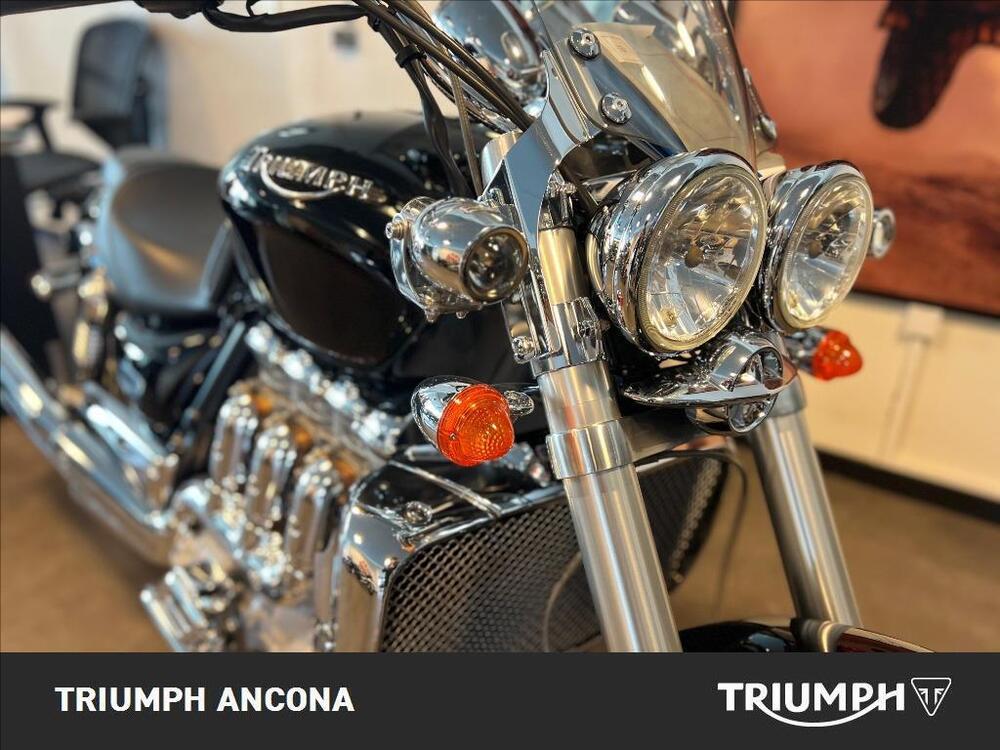 Triumph Rocket 3 Classic (2006 - 11) (4)