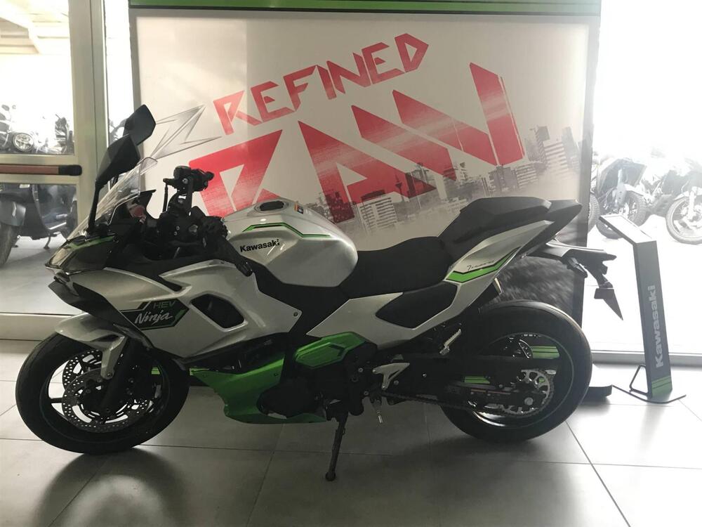 Kawasaki Ninja 7 Hybrid (2024) (3)