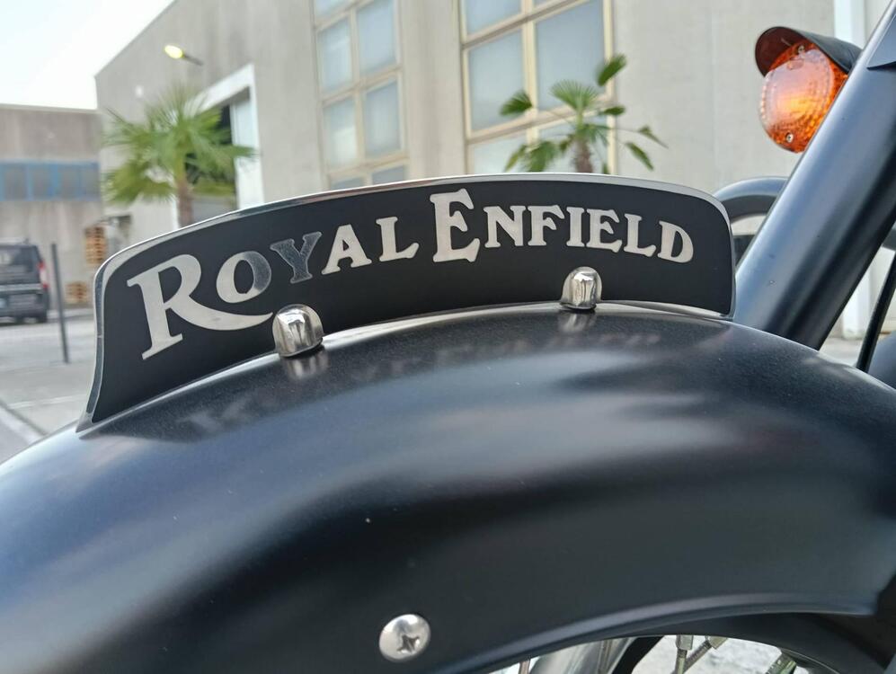 Royal Enfield Classic 500 EFI Stealth Black (2018 - 20) (3)