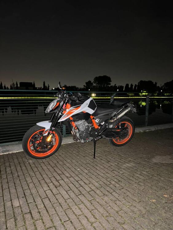 KTM 890 Duke R (2020) (5)