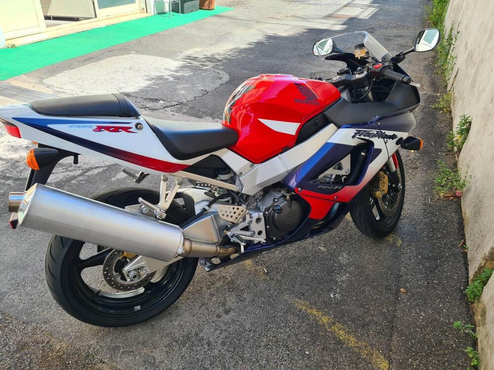 Honda CBR 900 RR Fireblade (2000 - 01) (2)