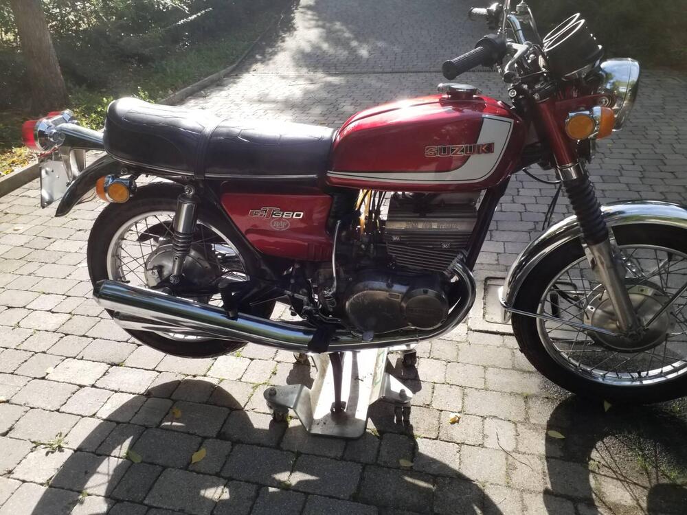 Suzuki GT 380 (5)