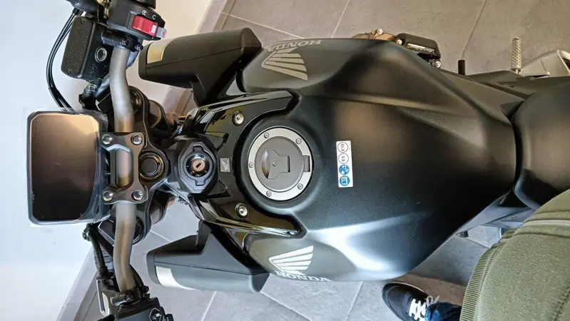 Honda CB 650 R E-Clutch (2024 - 26) (11)