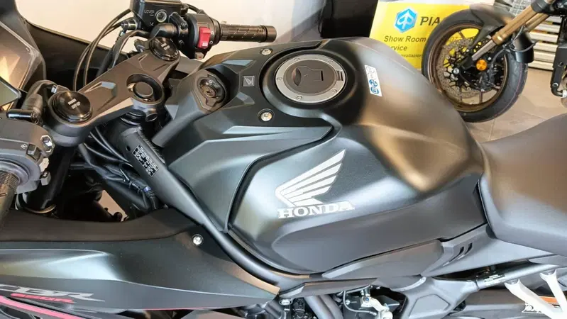 Honda CB 650 R E-Clutch (2024 - 26) (13)