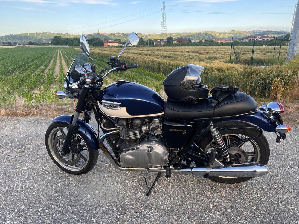 Triumph Bonneville SE (2009 - 13) (2)