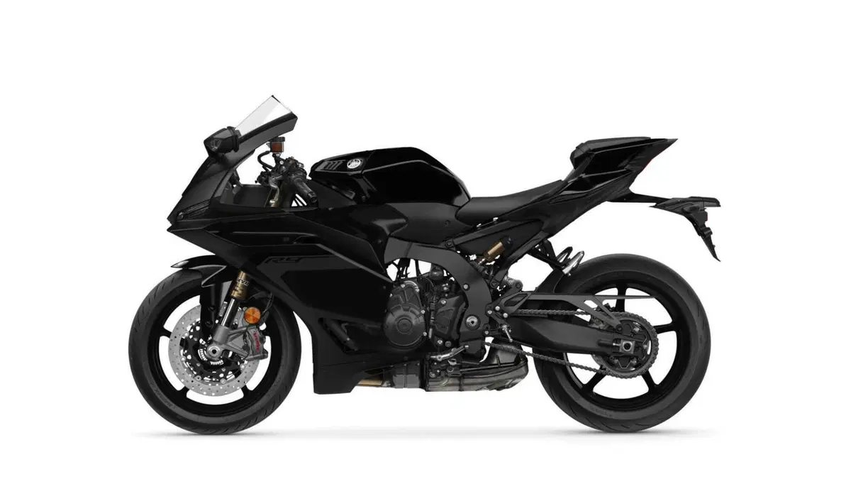 Eccola! Nuova Yamaha R9: 119 cv, 195 kg, ciclistica dedicata. Ecco quando sarà disponibile (3)