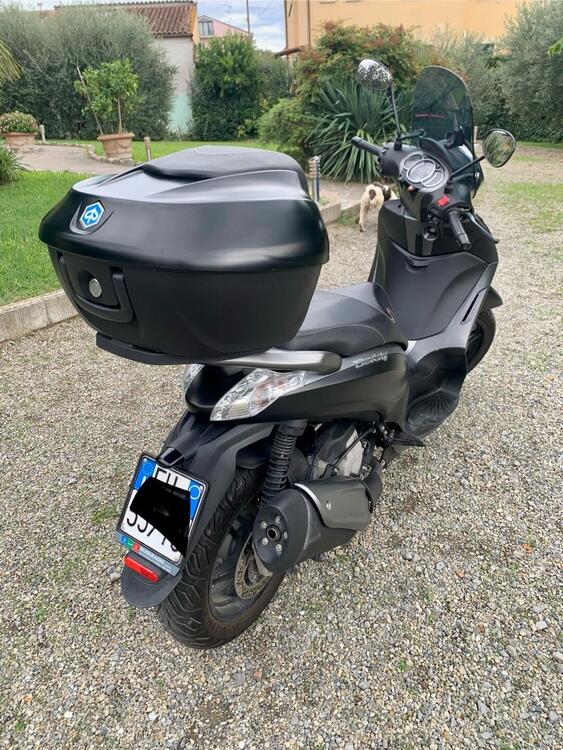 Piaggio Beverly 350 SportTouring ie ABS (2011 - 17) (2)