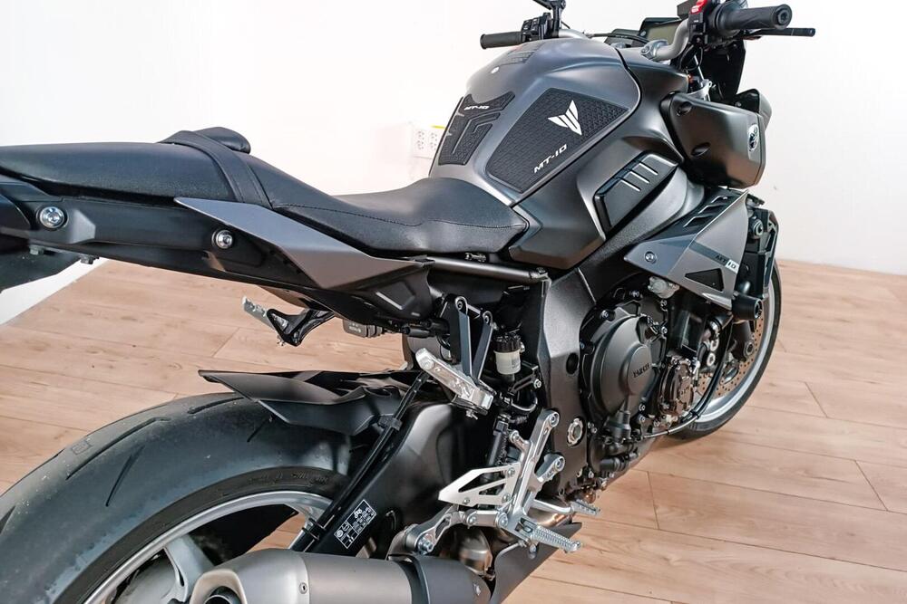 Yamaha MT-10 (2017 - 20) (4)