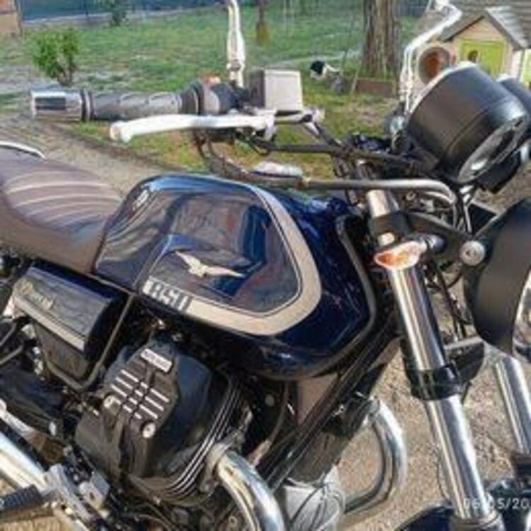 Moto Guzzi V7 Special (2021 - 24) (3)