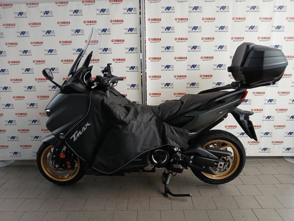 Yamaha T-Max 560 Tech Max (2020) (2)