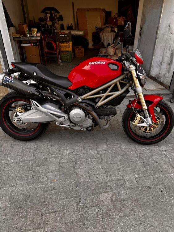 Ducati Monster 696 (2008 - 13) (3)