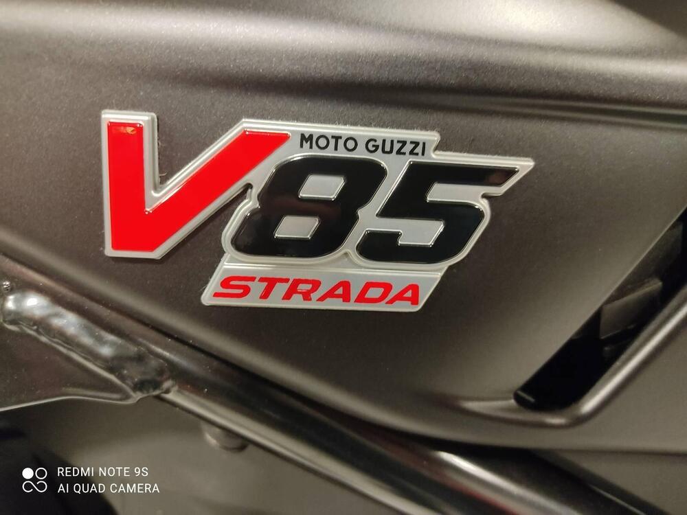 Moto Guzzi V85 Strada (2024) (3)