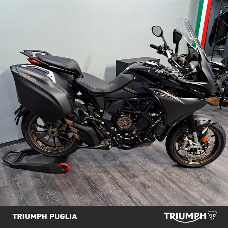 MV Agusta Turismo Veloce 800 Lusso SCS (2021 - 24) (2)