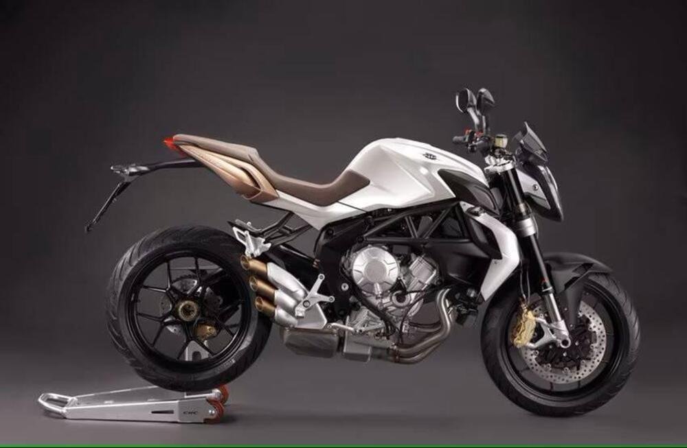 MV Agusta Brutale 675 (2011 - 15) (2)