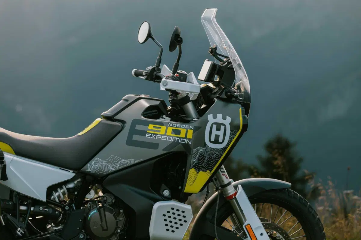 Norden 901 Expedition 2025. Husqvarna aggiorna la sua travel-adventure (10)