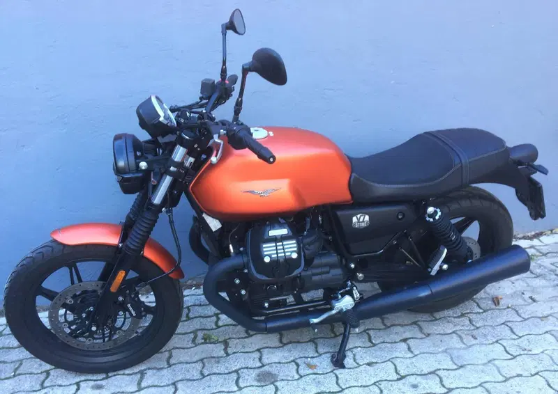 Moto Guzzi V7 Stone (2021 - 24) (6)