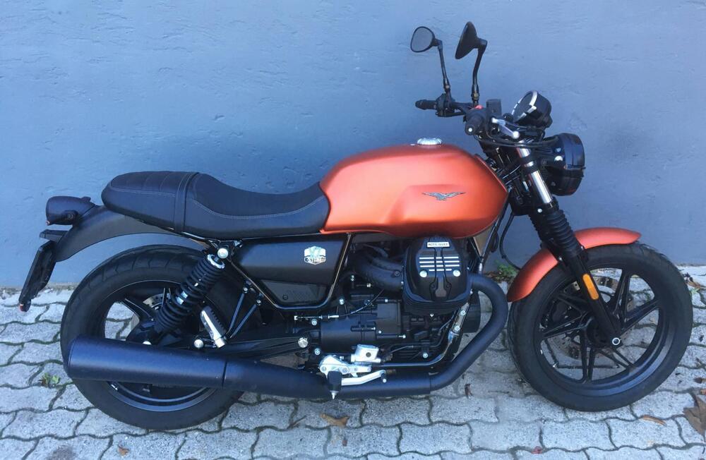 Moto Guzzi V7 Stone (2021 - 24) (5)