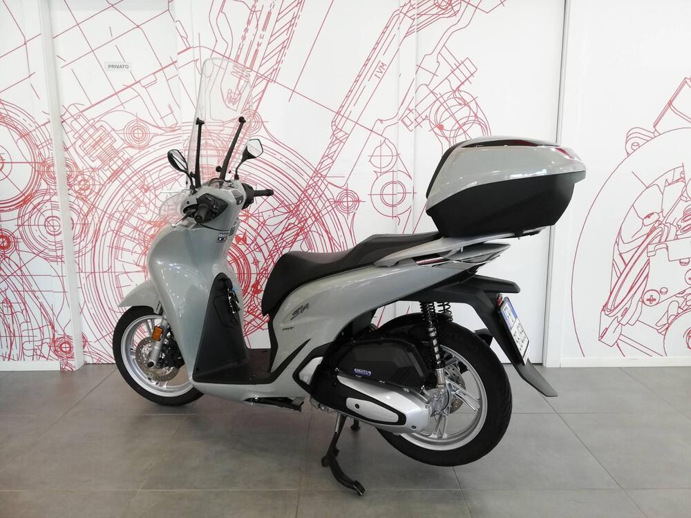 Honda SH 150i (2020 - 24) (2)