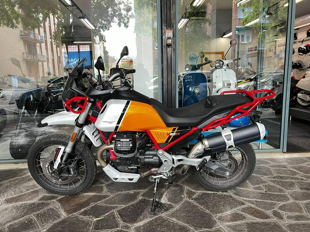 Moto Guzzi V85 TT Evocative Graphics (2021 - 23)