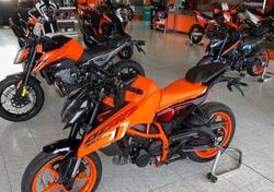 KTM 390 Duke (2024) usata