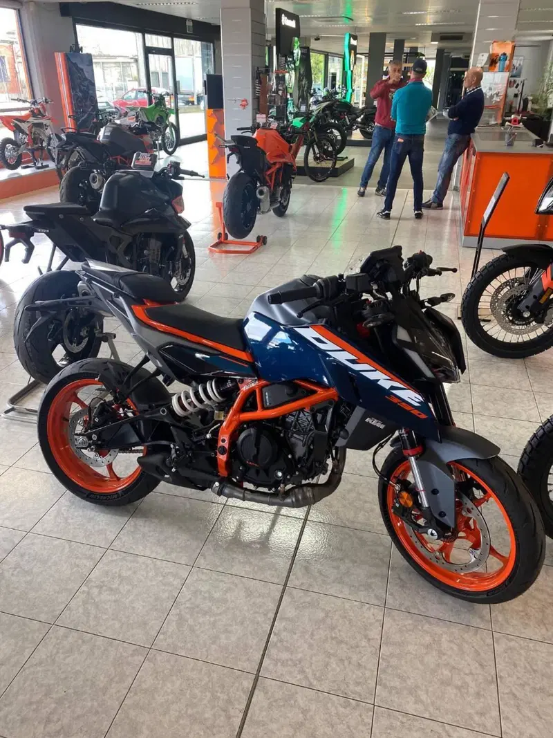KTM 390 Duke (2024 - 25) (2)