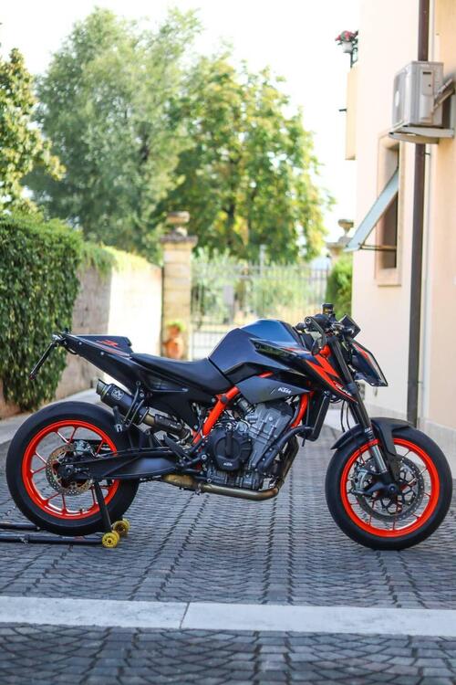 KTM 890 Duke R (2022 - 23)