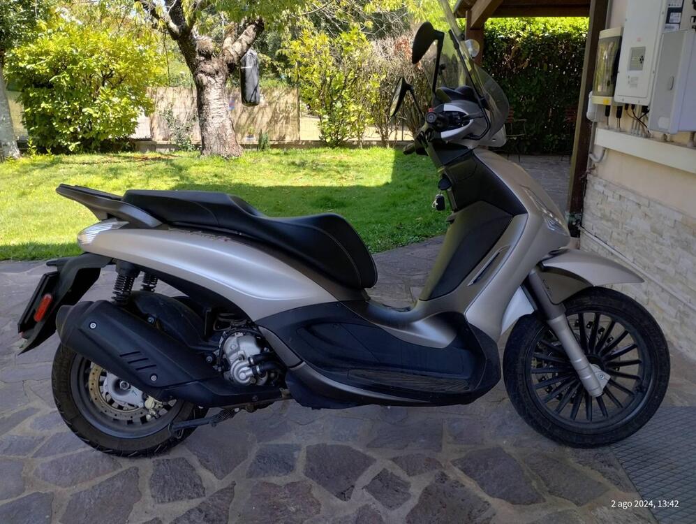 Piaggio Beverly 300 S ABS-ASR (2021 - 24) (2)