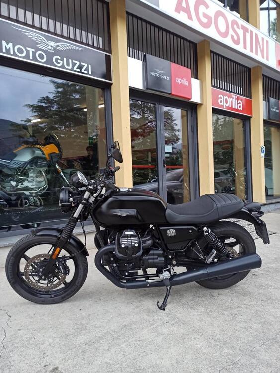 Moto Guzzi V7 Stone (2021 - 24) (2)