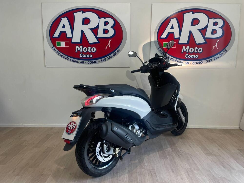 Piaggio Beverly 300 i.e. ABS-ASR (2016 - 20) (4)