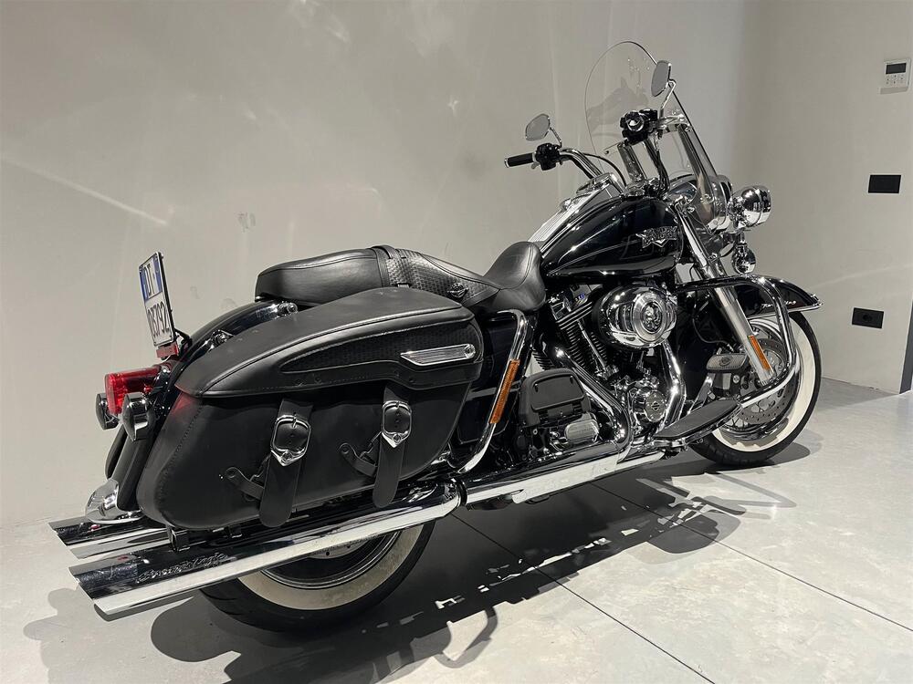 Harley-Davidson 1584 Road King Classic (2007 - 11) - FLHRCI (4)