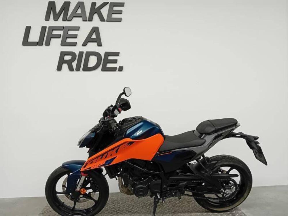 KTM 125 Duke (2024) (2)