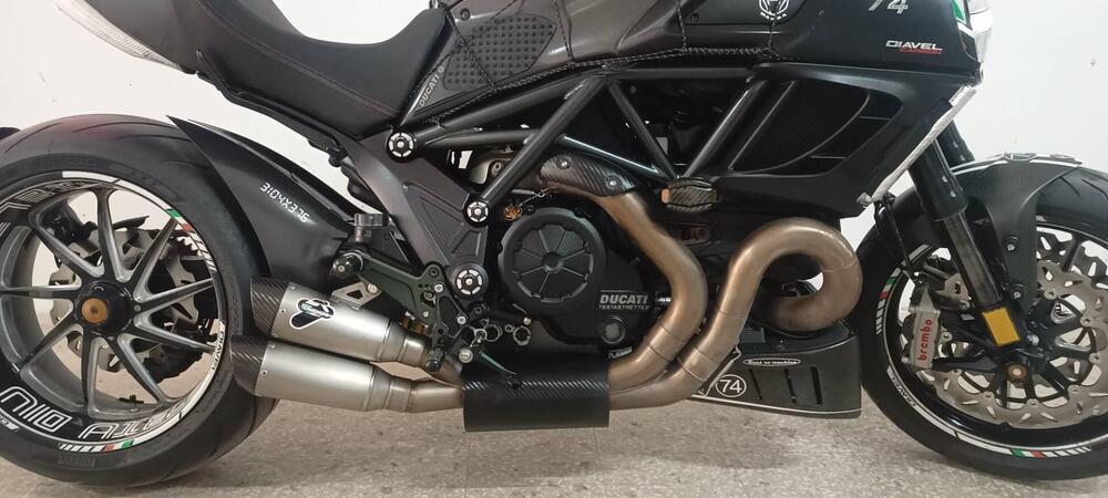 Ducati Diavel 1200 Carbon (2010 - 13) (2)