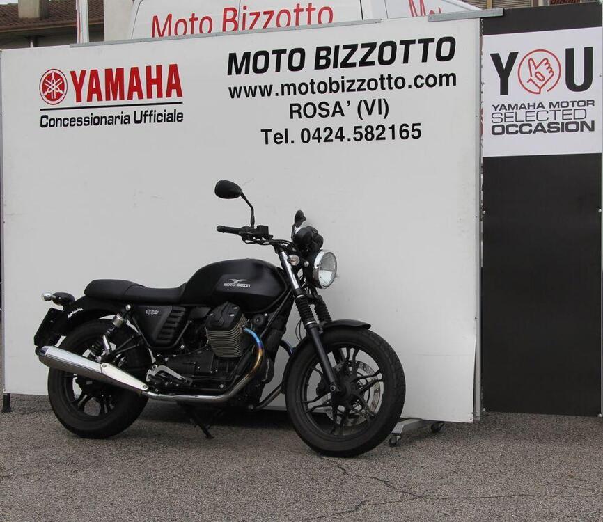 Moto Guzzi V7 II Stone (2015 - 17) (3)